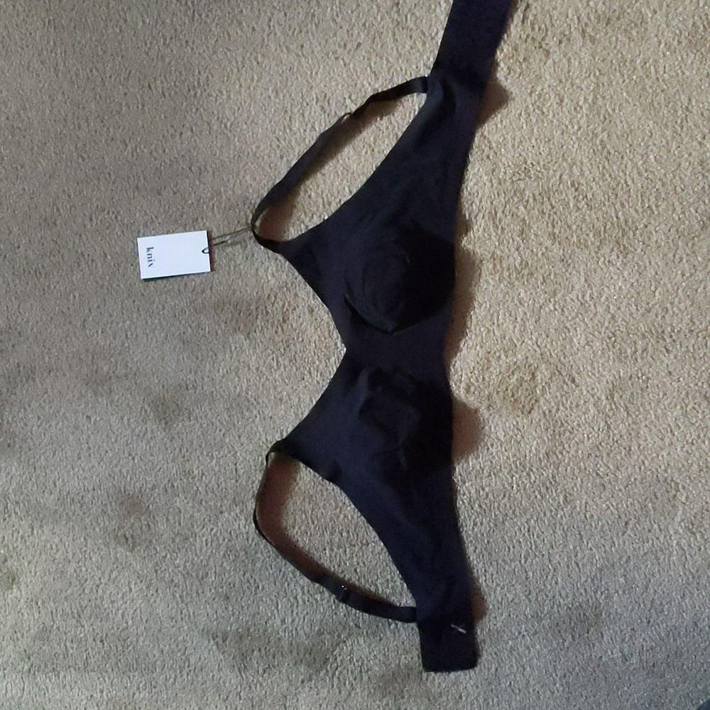 NWT Knix padded V neck bra black size 7